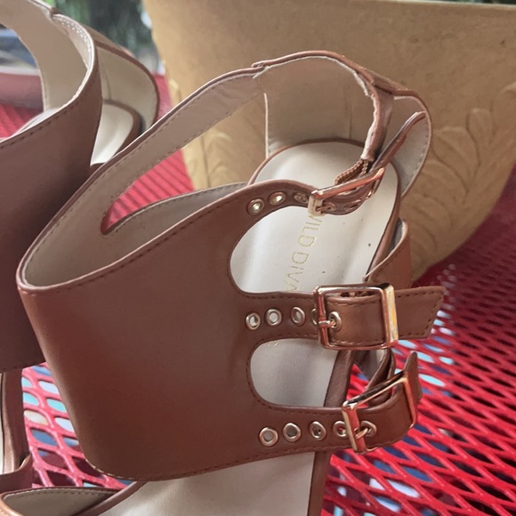 Heels - Picture 7 of 10